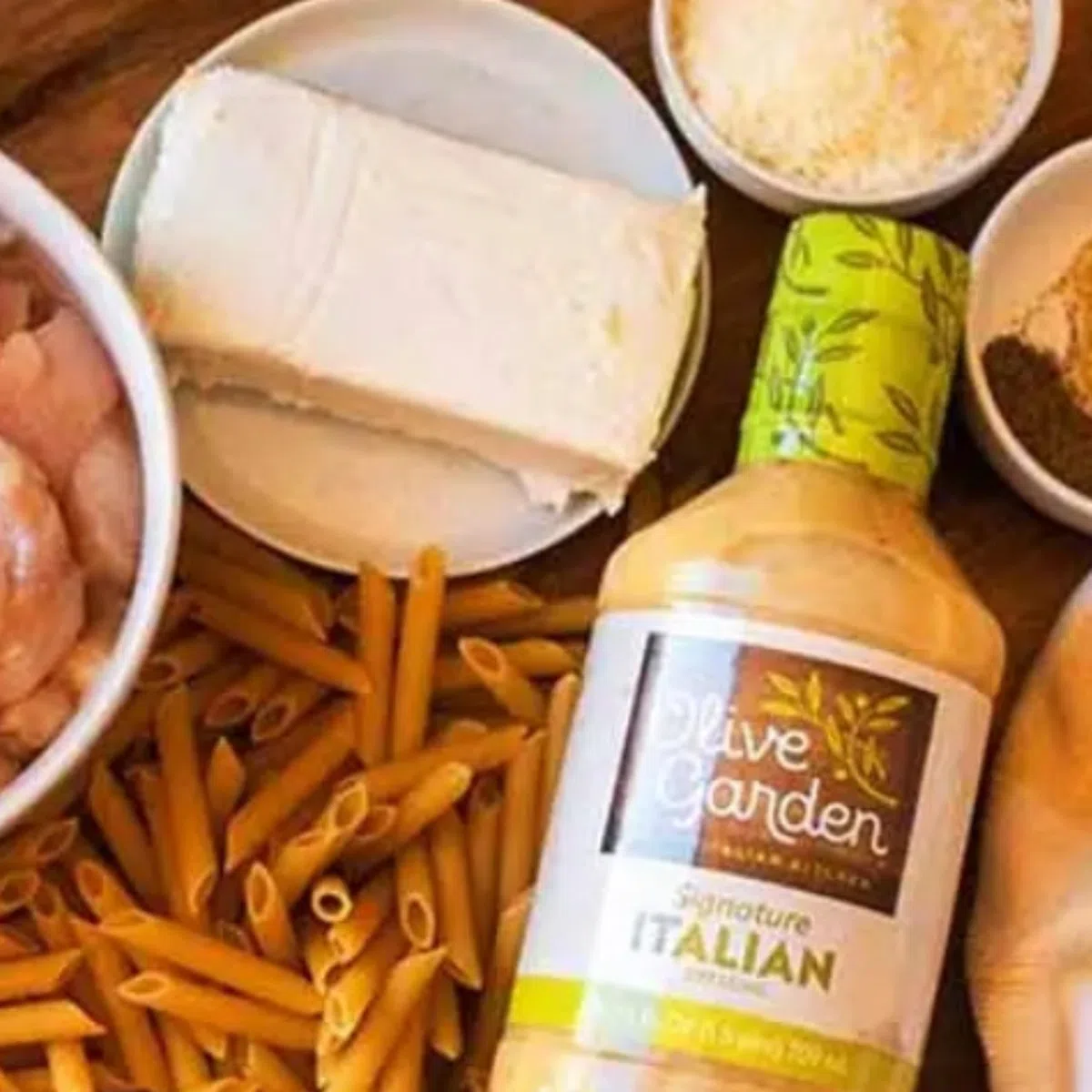 Olive Garden Signature Italian Dressing ~ 24 oz by Olive Garden