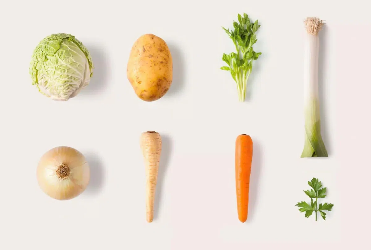 Sopa Juliana Trevijano: 7 bolsas de 100g cada una (700g de verduras deshidratadas). Cada bolsa contiene 8 raciones de sopa mezcla de zanahoria, patata, chirivía, puerro, cebolla, col, apio y perejil.